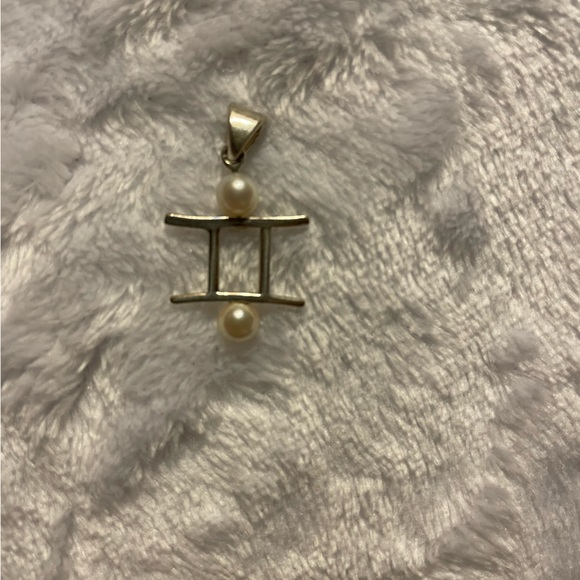 Gemini Necklace Pendant - Picture 1 of 2